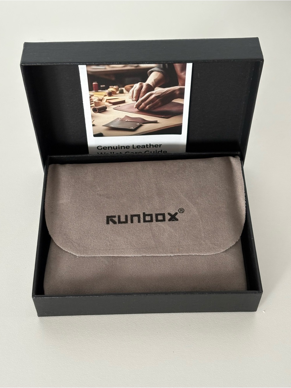 Runbox Men's leather wallet slim 12 card slots